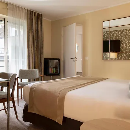 Hotel Jardins Eiffel Parigi
