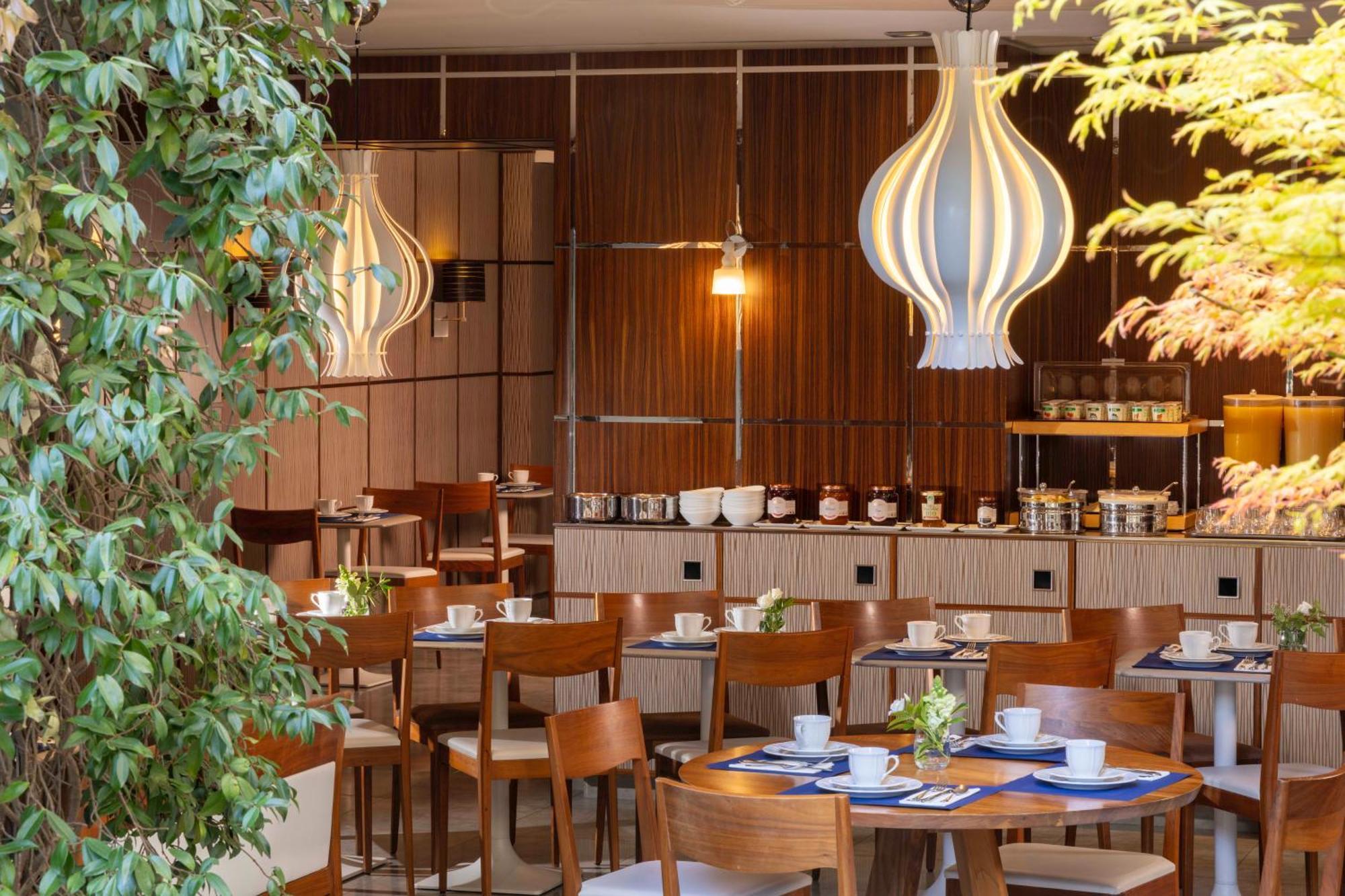 Hotel Jardins Eiffel 3*